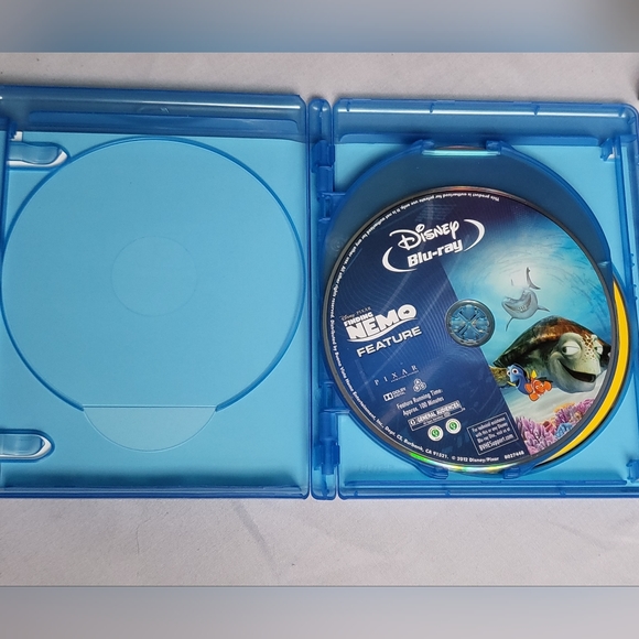 Finding Nemo Ultimate Collector's Edition Blu-Ray+Blu-Ray 3D+ DVD 5 disc set EUC - Picture 5 of 8